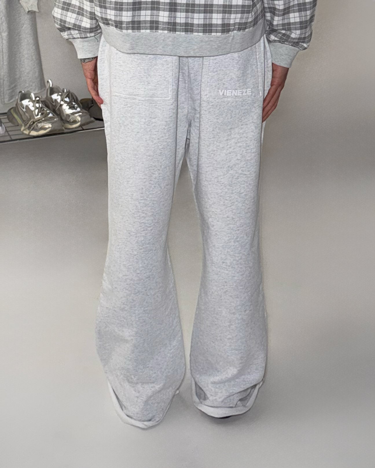 FLARED SWEATPANTS